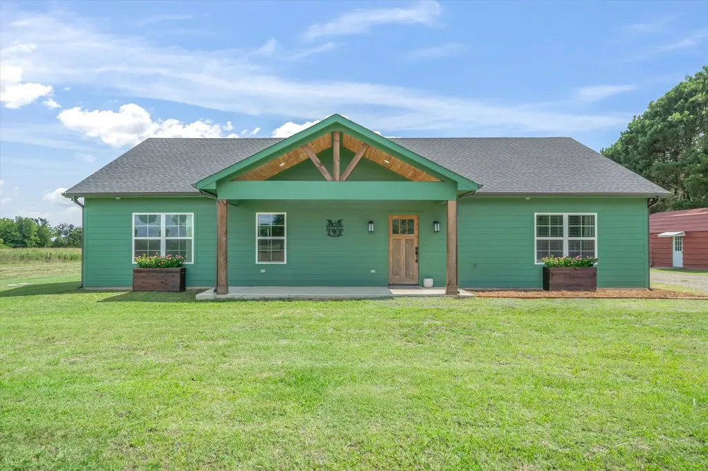 832 Vz County Road 4512 Ben Wheeler TX 75754