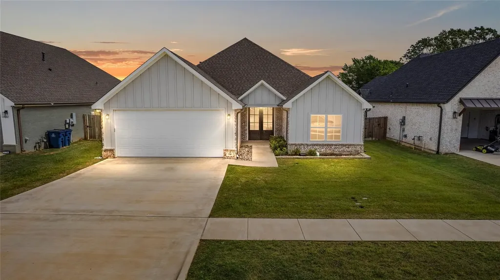 118 Sides Boulevard Bullard TX 75757