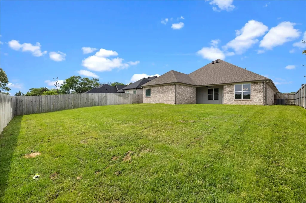 118 Sides Boulevard Bullard TX 75757