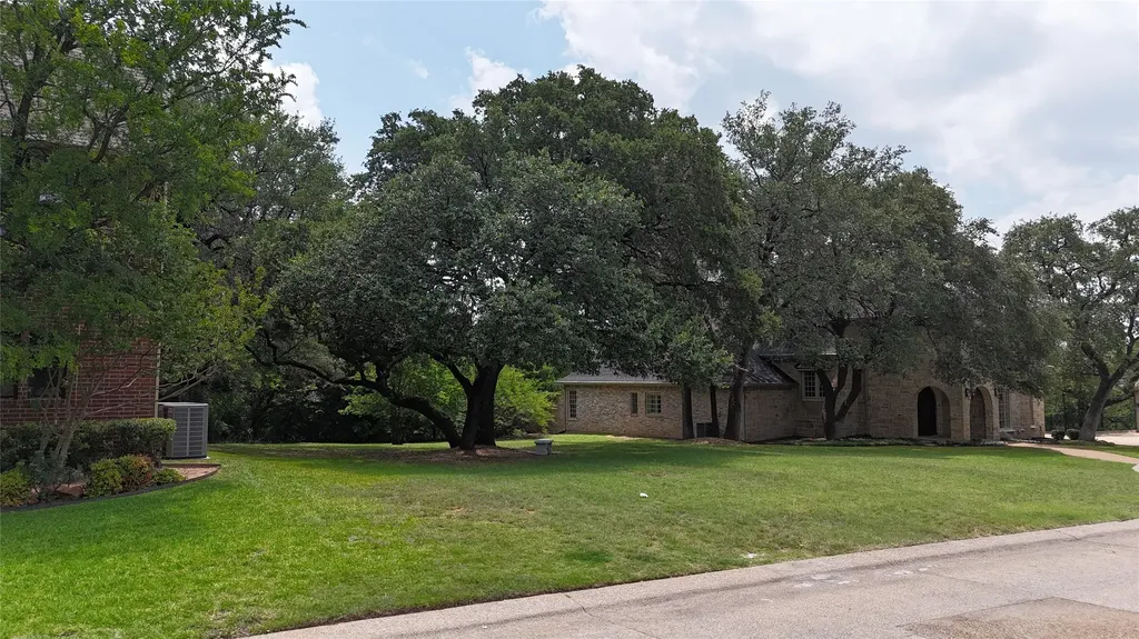 1100 Brae Court Fort Worth TX 76111