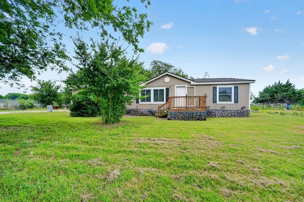 929 W Sterrett Road Waxahachie TX 75167