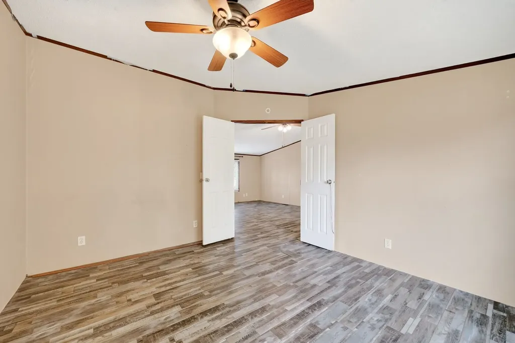 929 W Sterrett Road Waxahachie TX 75167