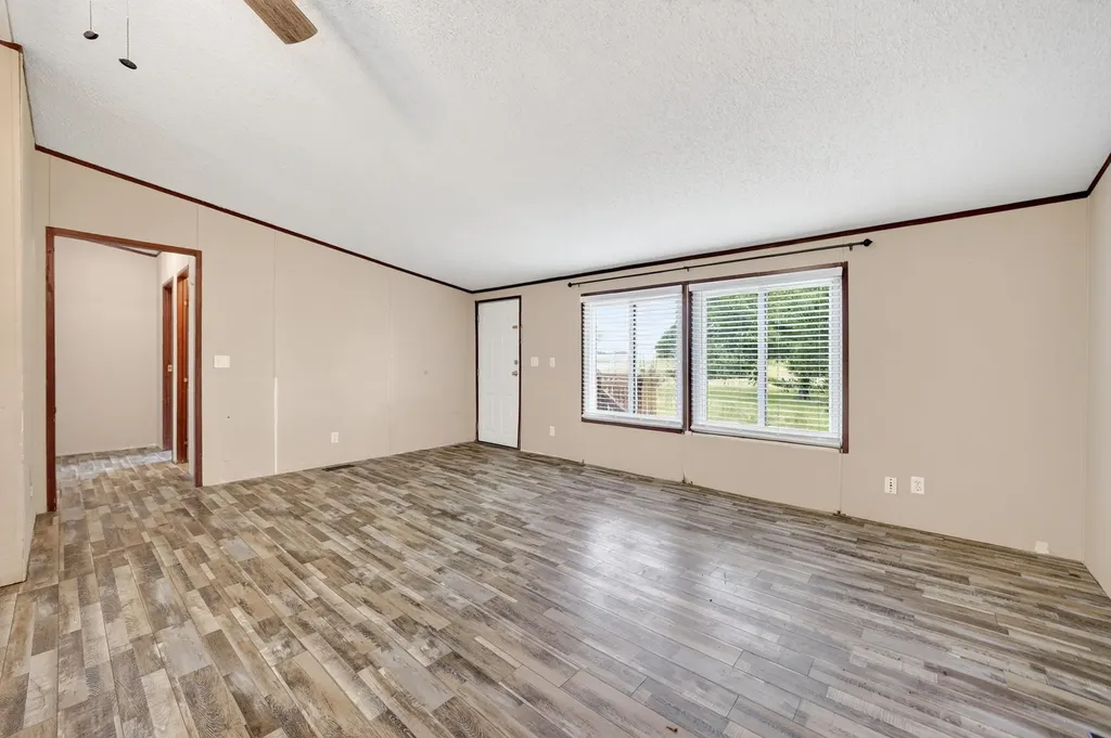 929 W Sterrett Road Waxahachie TX 75167