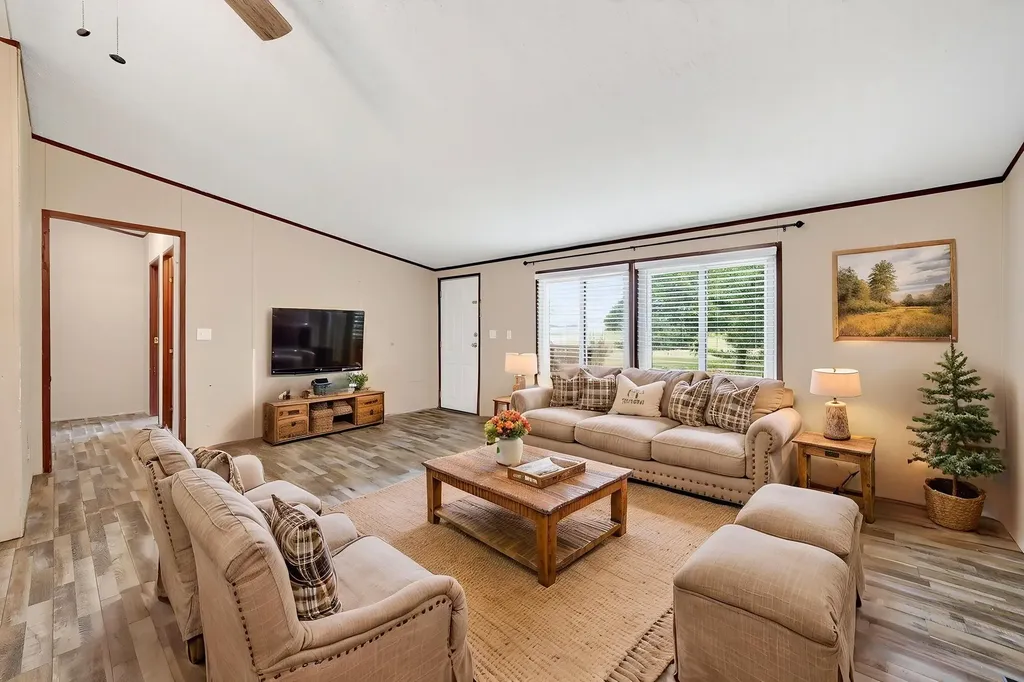 929 W Sterrett Road Waxahachie TX 75167