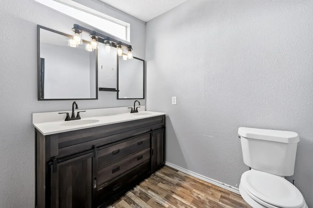 929 W Sterrett Road Waxahachie TX 75167