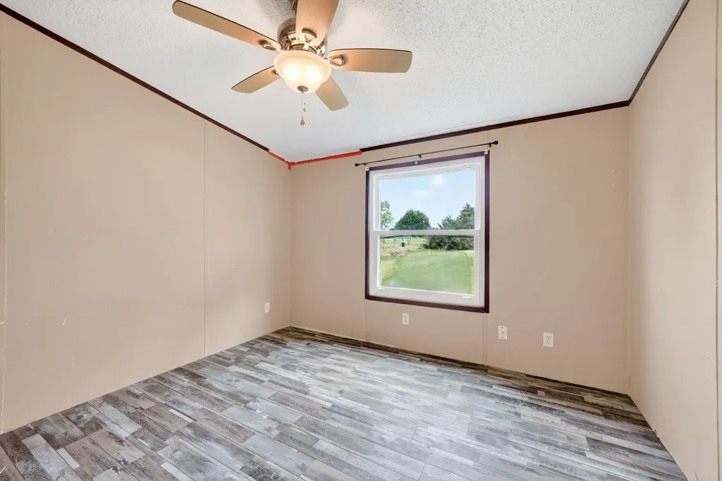 929 W Sterrett Road Waxahachie TX 75167