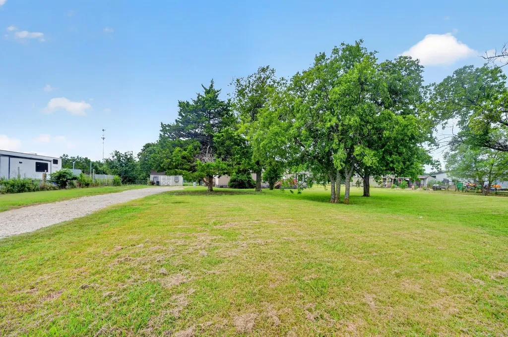 929 W Sterrett Road Waxahachie TX 75167