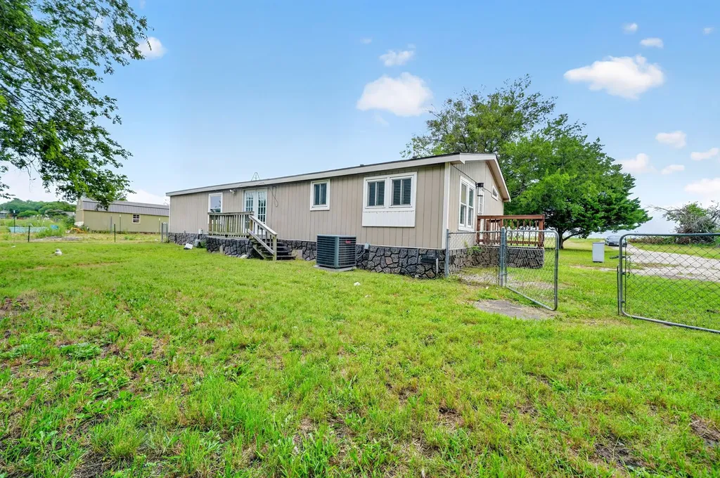 929 W Sterrett Road Waxahachie TX 75167