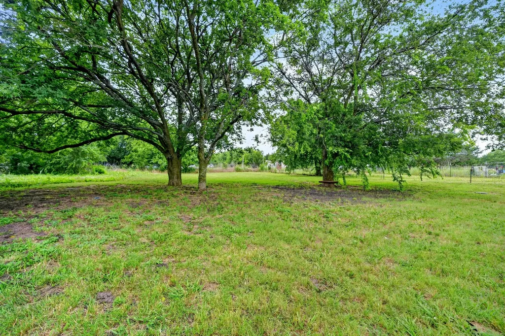 929 W Sterrett Road Waxahachie TX 75167