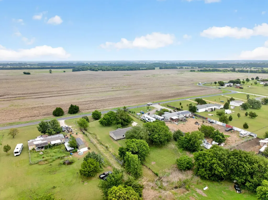 929 W Sterrett Road Waxahachie TX 75167
