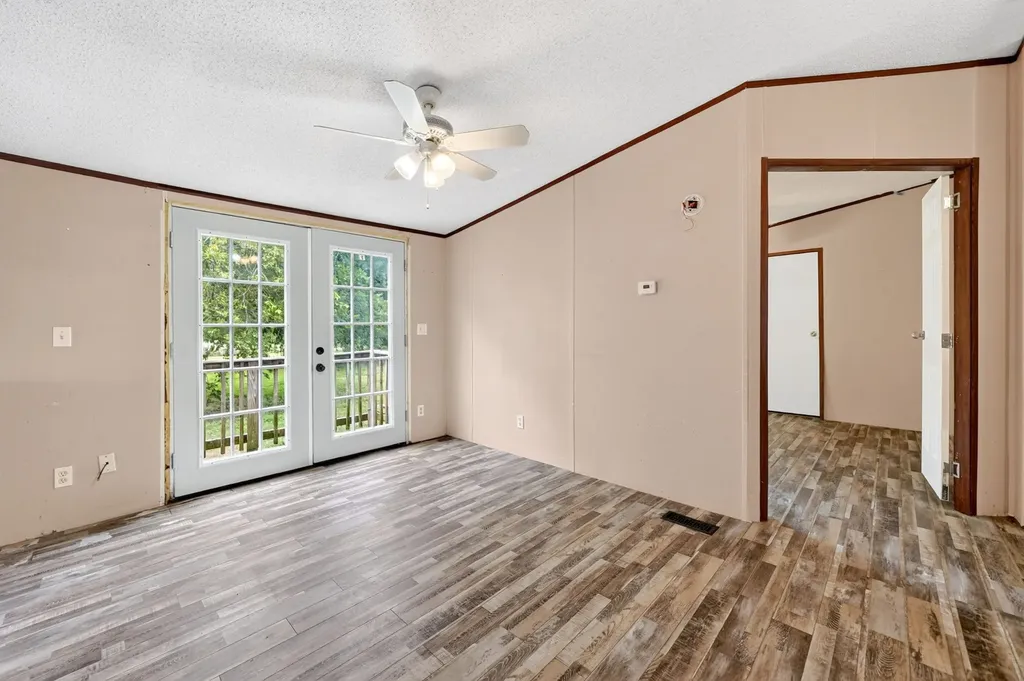 929 W Sterrett Road Waxahachie TX 75167