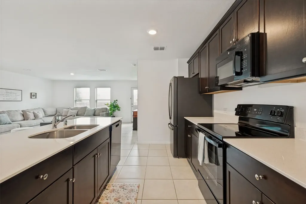 1376 Beach Drive Pelican Bay TX 76020