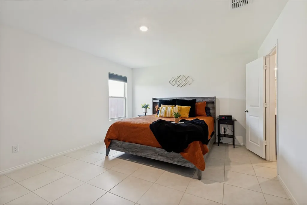 1376 Beach Drive Pelican Bay TX 76020