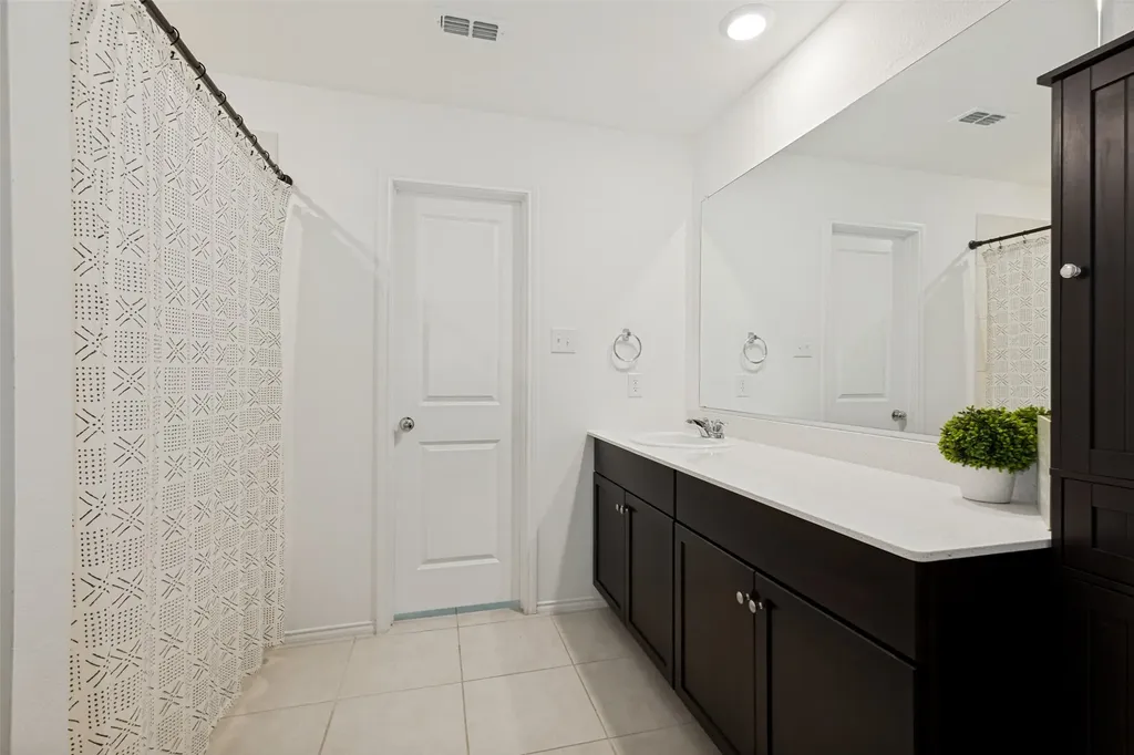 1376 Beach Drive Pelican Bay TX 76020