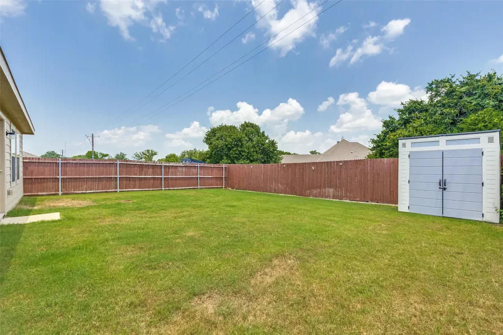 1376 Beach Drive Pelican Bay TX 76020