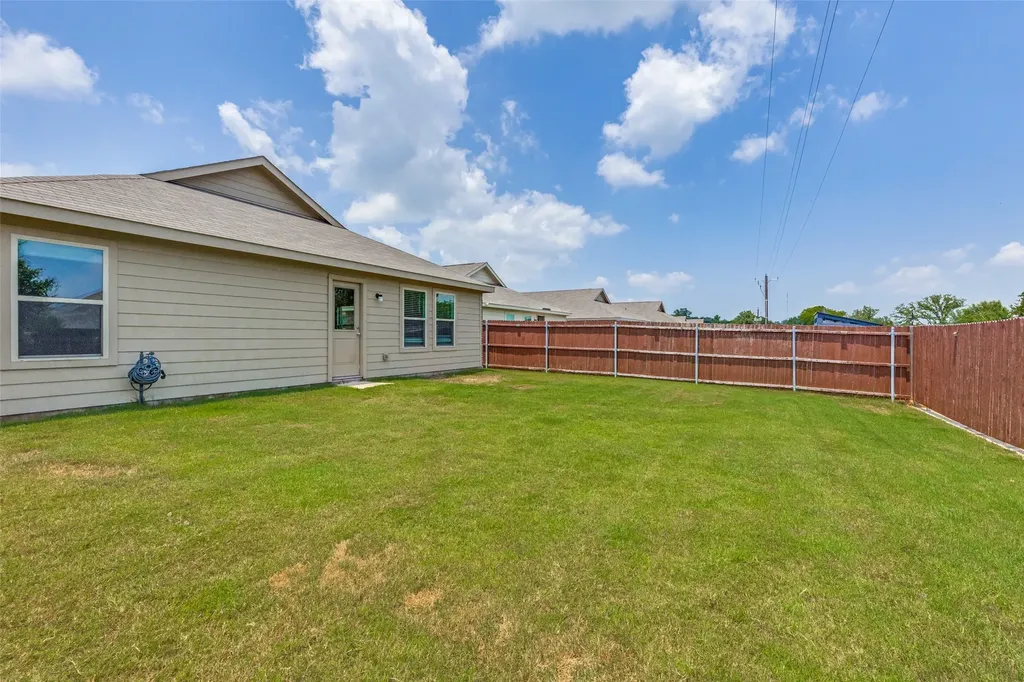 1376 Beach Drive Pelican Bay TX 76020