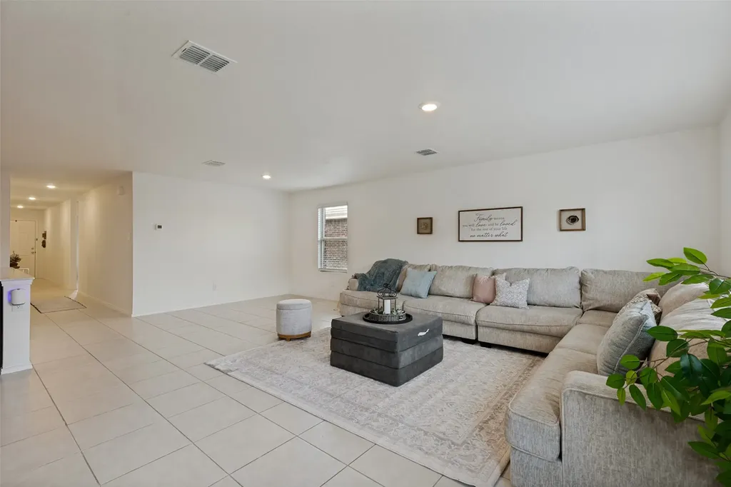 1376 Beach Drive Pelican Bay TX 76020