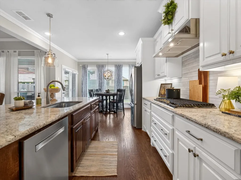 3713 Wildridge Boulevard Oak Point TX 75068