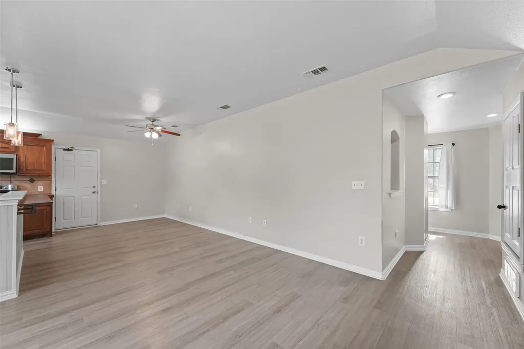 305 Ashwood Street Azle TX 76020