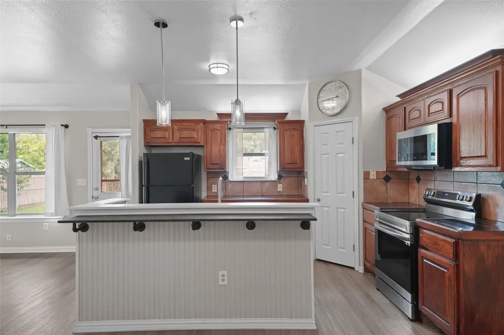 305 Ashwood Street Azle TX 76020