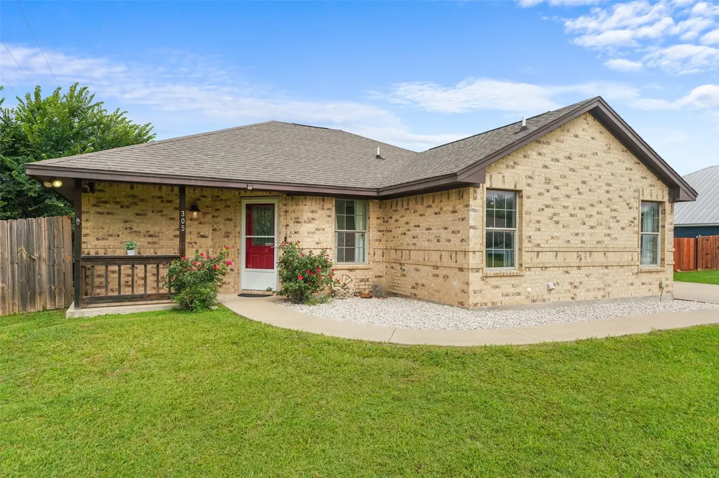 305 Ashwood Street Azle TX 76020