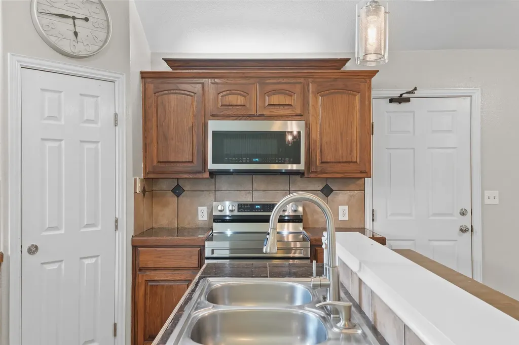 305 Ashwood Street Azle TX 76020