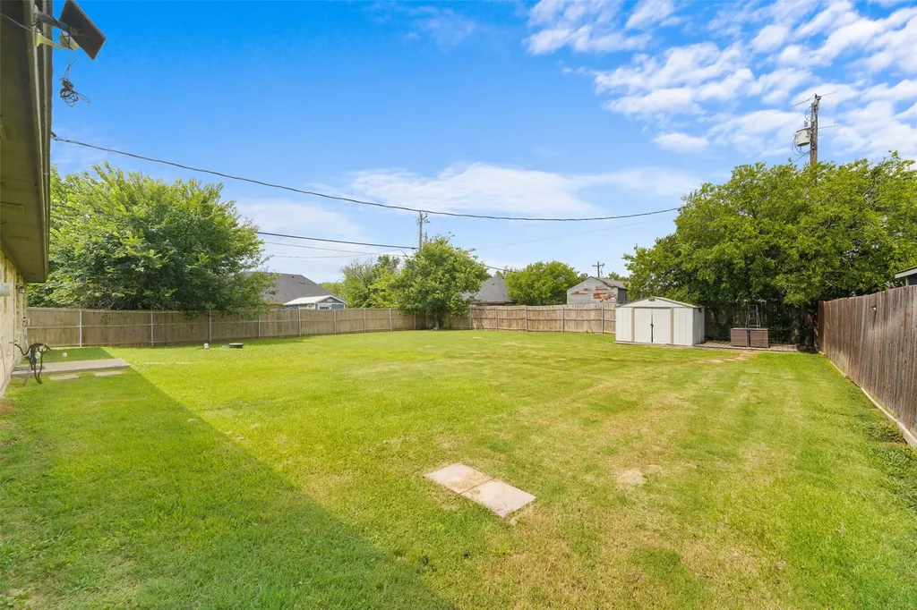 305 Ashwood Street Azle TX 76020