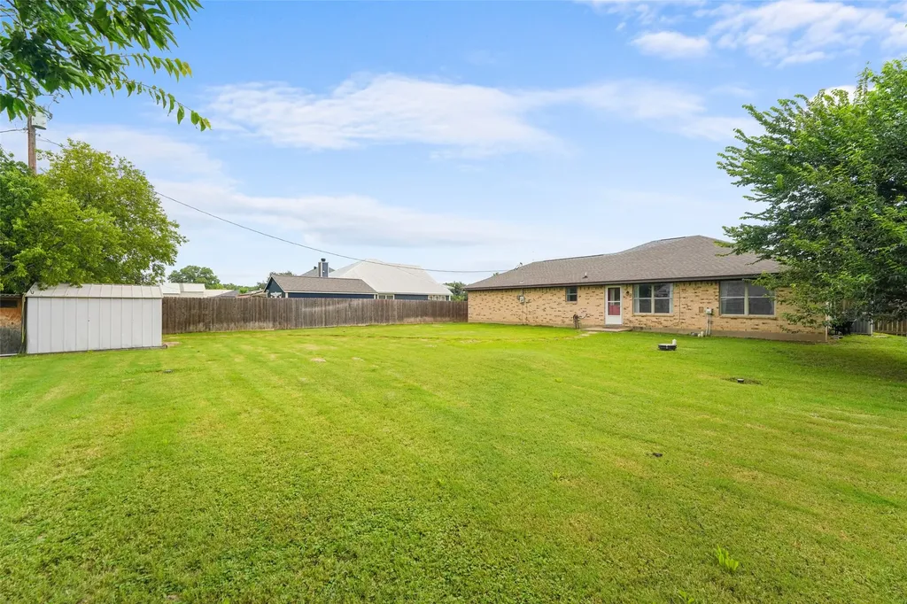 305 Ashwood Street Azle TX 76020