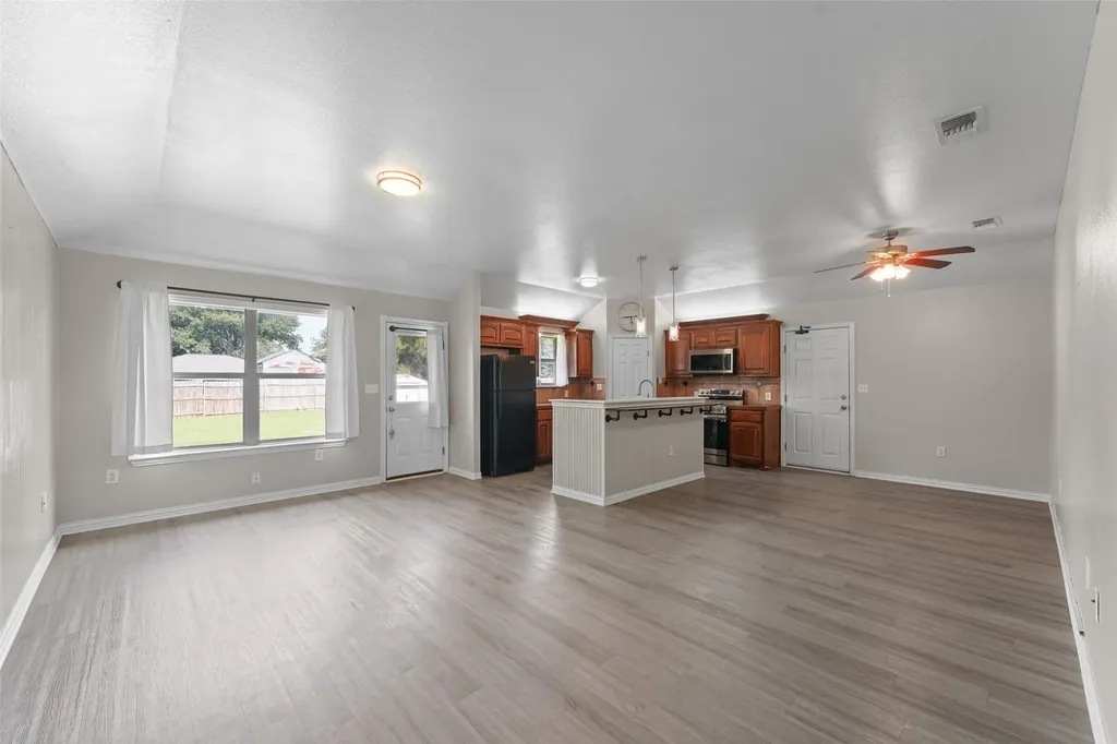 305 Ashwood Street Azle TX 76020