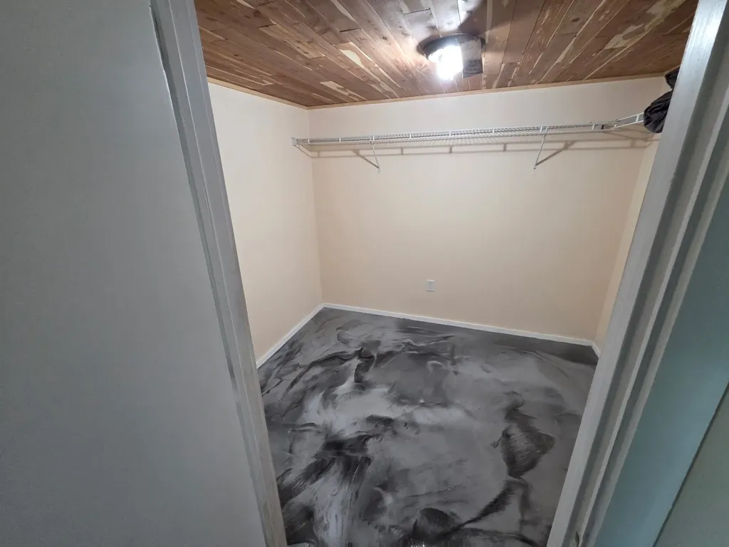 613-B N Access Road Tye TX 79603