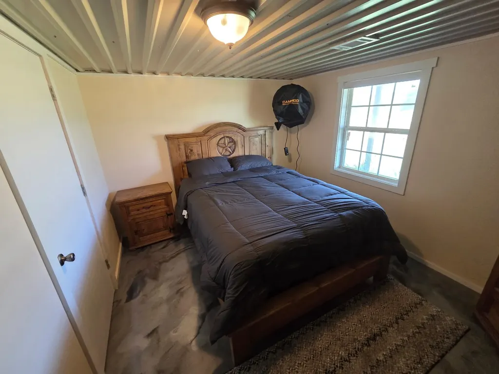 613-B N Access Road Tye TX 79603