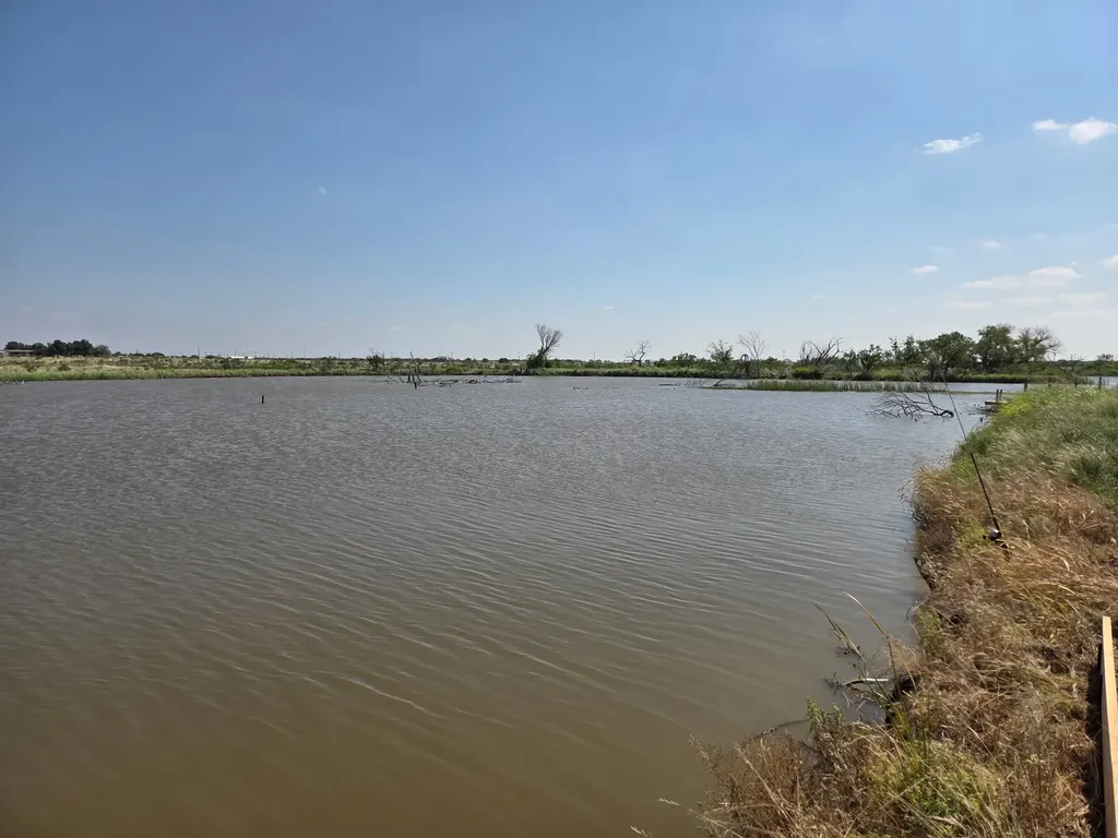 613-B N Access Road Tye TX 79603
