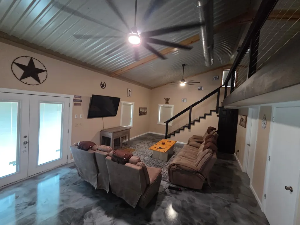 613-B N Access Road Tye TX 79603