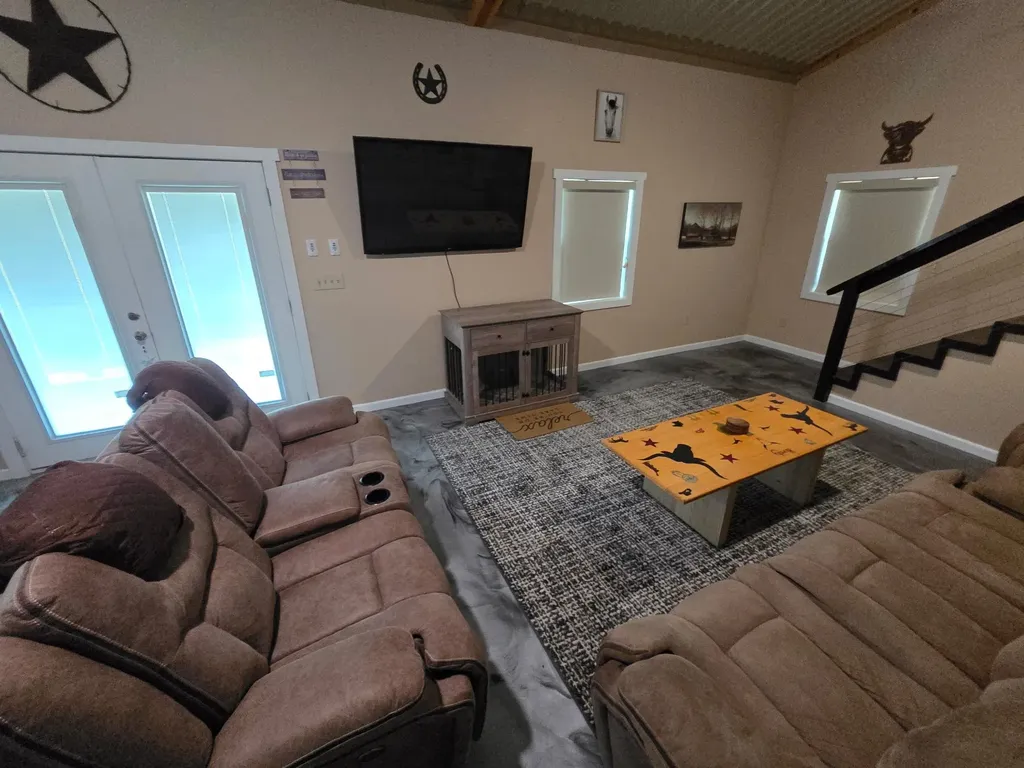 613-B N Access Road Tye TX 79603