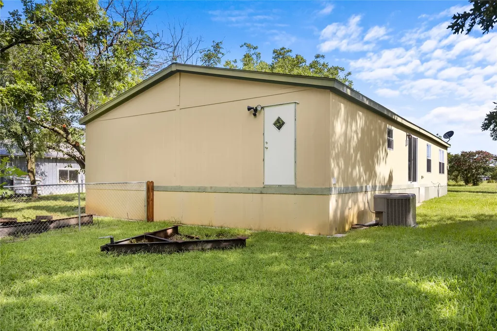 830 Pearce Drive Pottsboro TX 75076