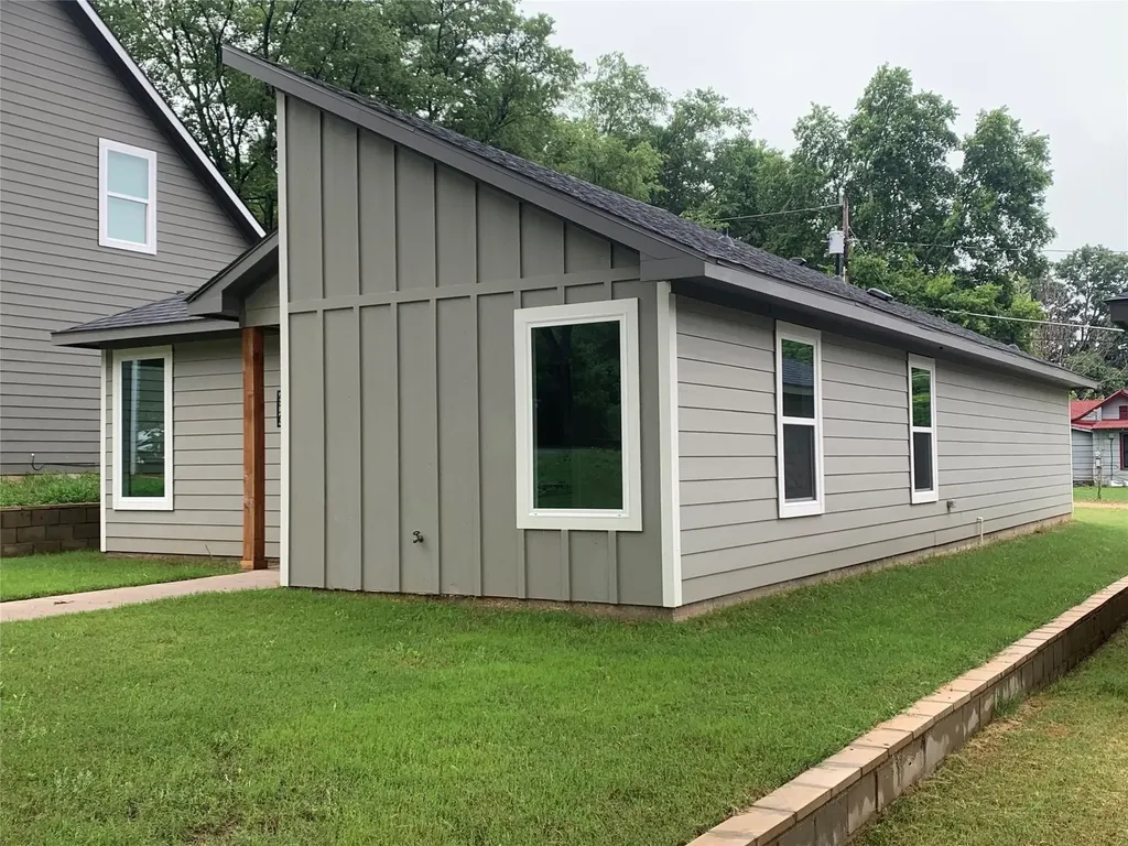 610 E Texas Street Denison TX 75021