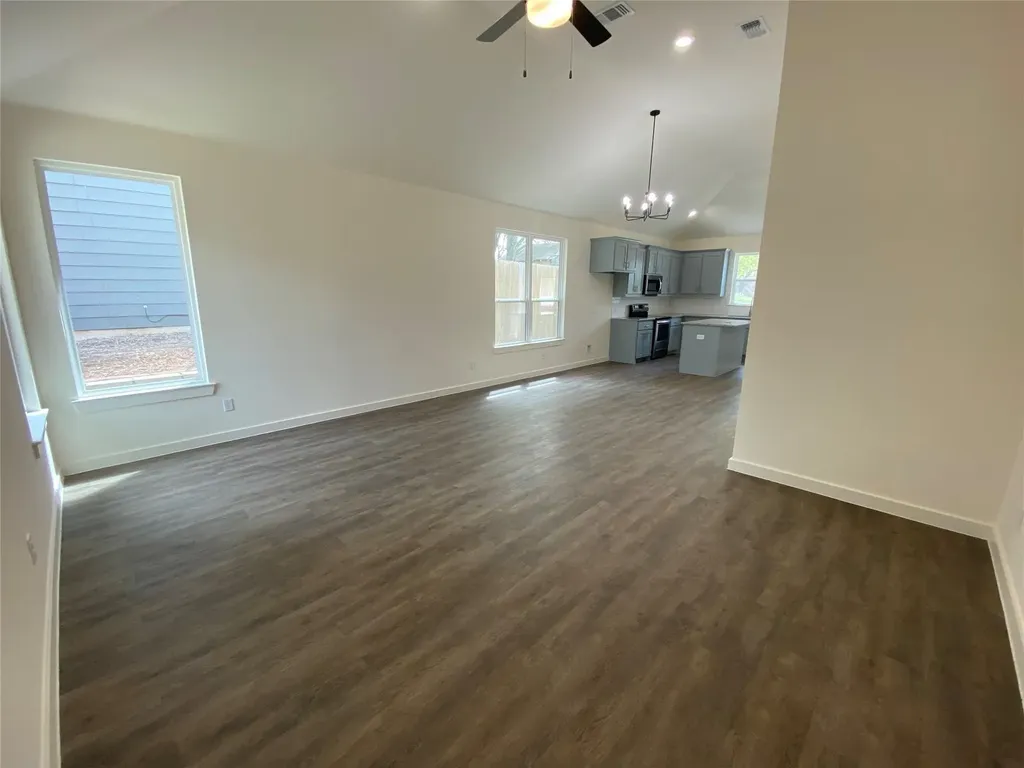 610 E Texas Street Denison TX 75021