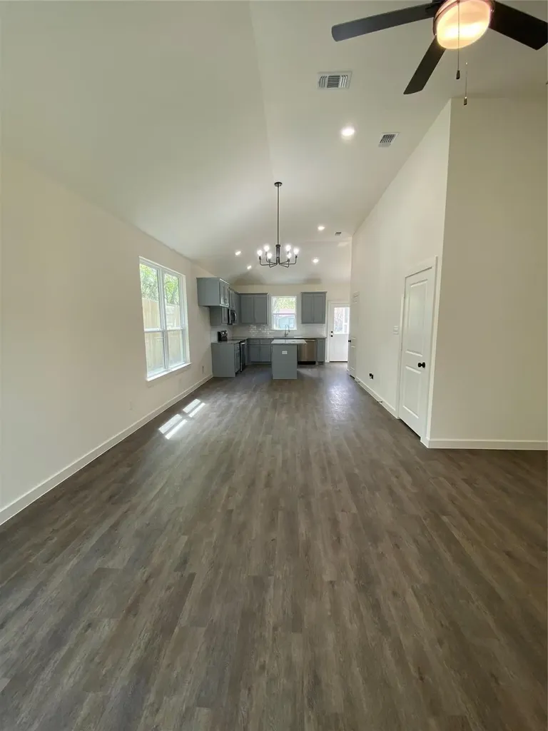 610 E Texas Street Denison TX 75021
