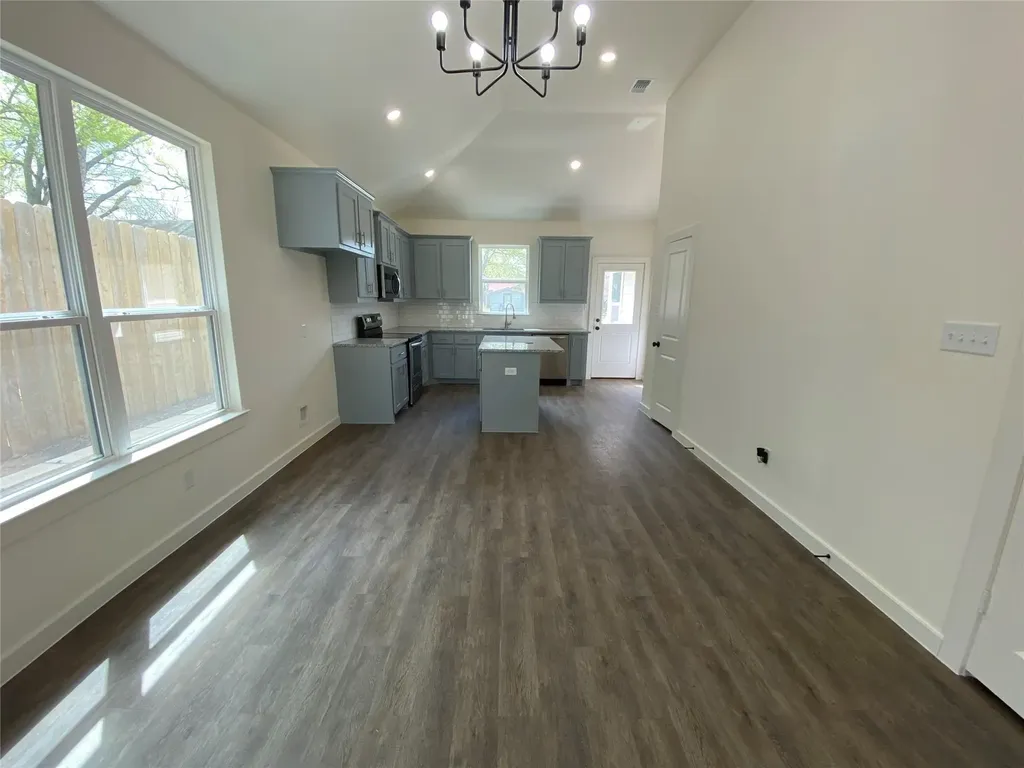 610 E Texas Street Denison TX 75021