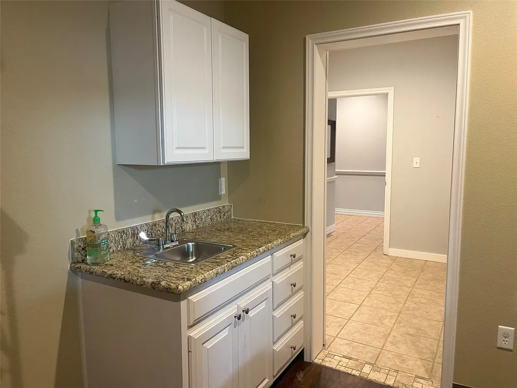 1404 Rice Road Tyler TX 75703