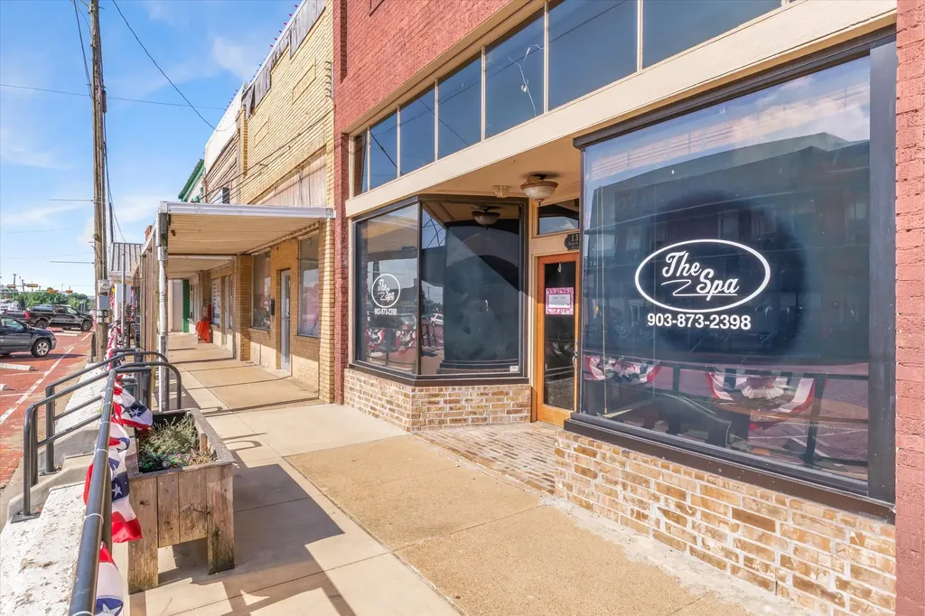 135 N 4th Street Wills Point TX 75169
