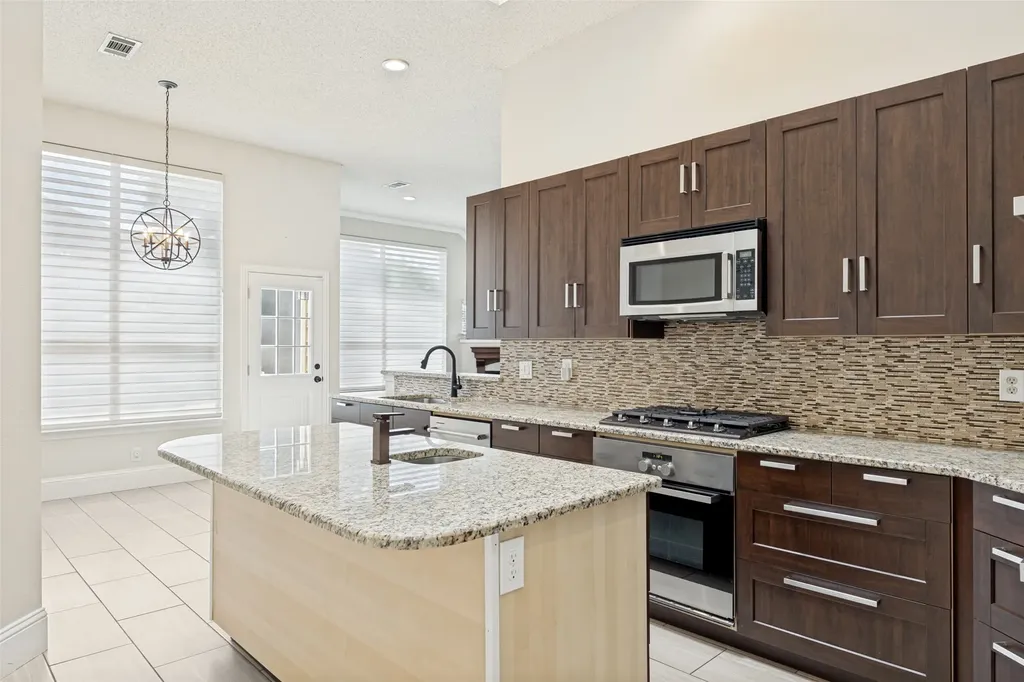 2100 Los Rios Boulevard Plano TX 75074