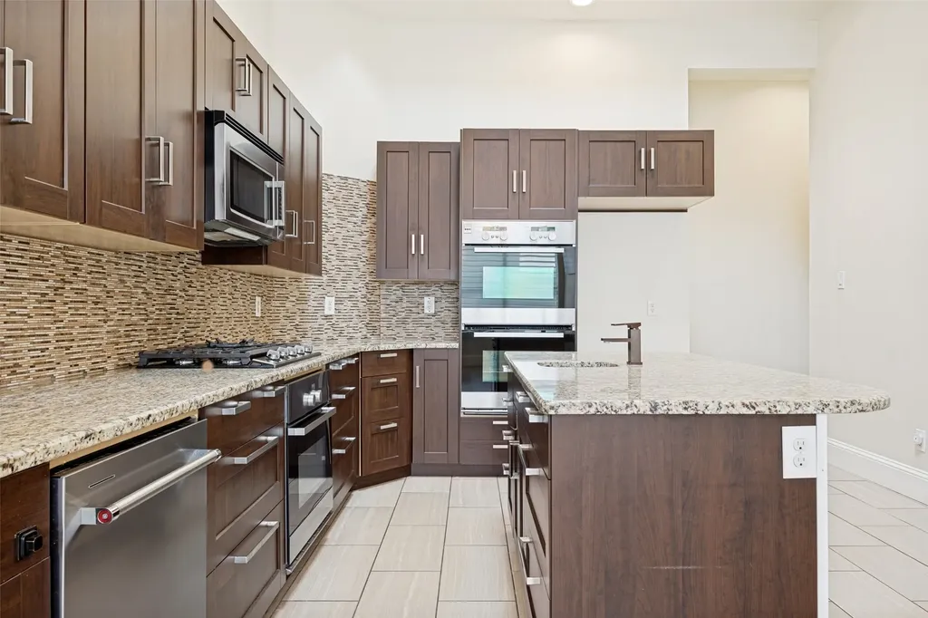 2100 Los Rios Boulevard Plano TX 75074