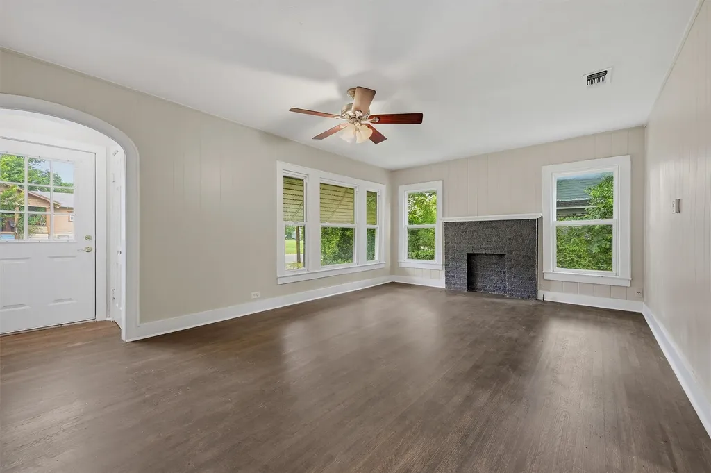 408 S Tone Avenue Denison TX 75020