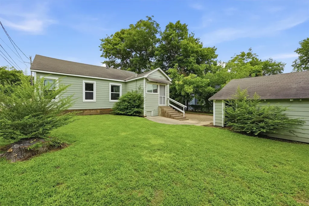 408 S Tone Avenue Denison TX 75020