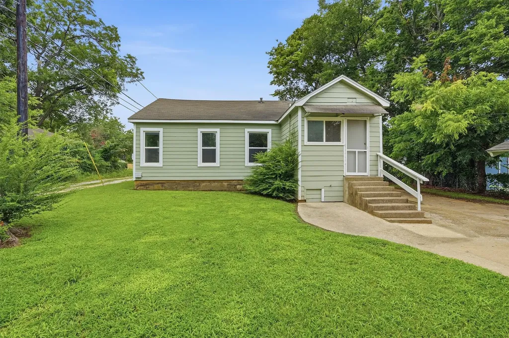 408 S Tone Avenue Denison TX 75020