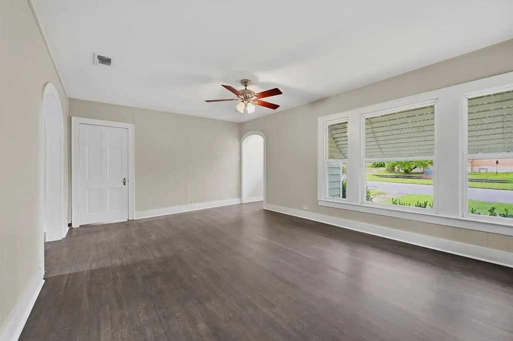 408 S Tone Avenue Denison TX 75020