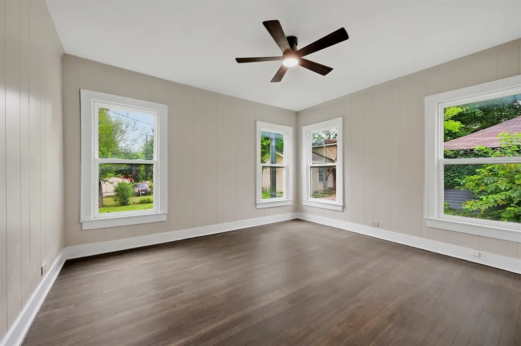 408 S Tone Avenue Denison TX 75020