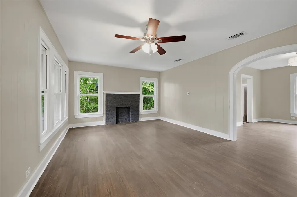 408 S Tone Avenue Denison TX 75020