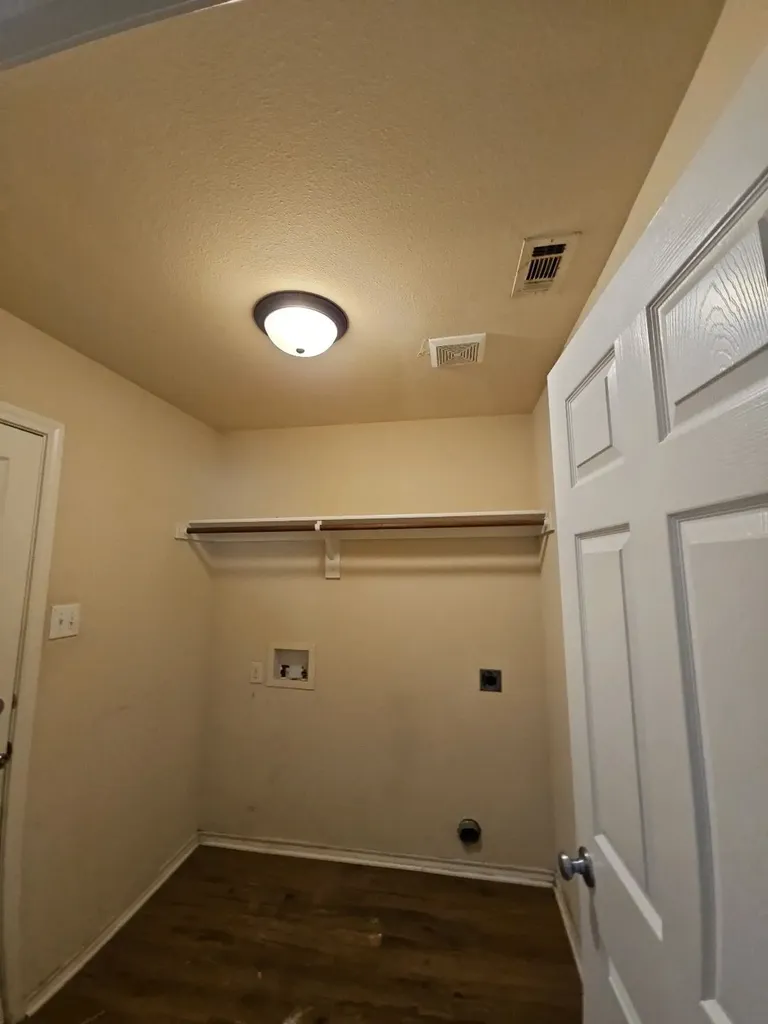 1928 Alanbrook Drive Fort Worth TX 76140